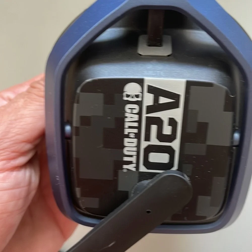 Call of Duty A20 wireless headset for PlayStation 4 and PC wires included